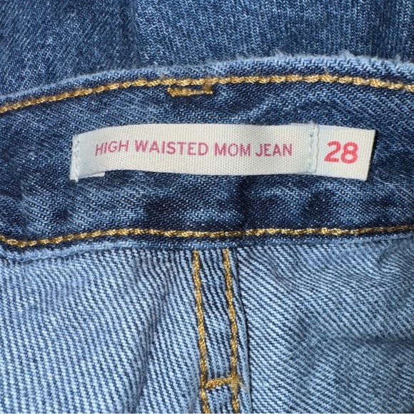 Levi’s High Waisted Mom Jeans - Picture 4 of 7